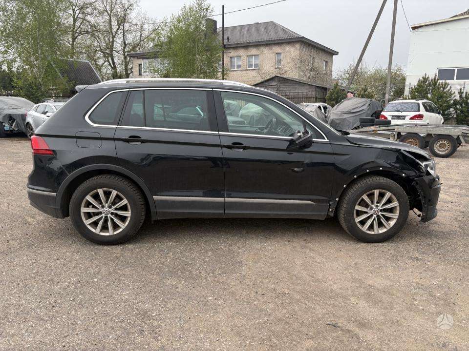 Volkswagen Tiguan - 8