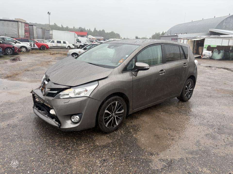 Toyota Verso - 1