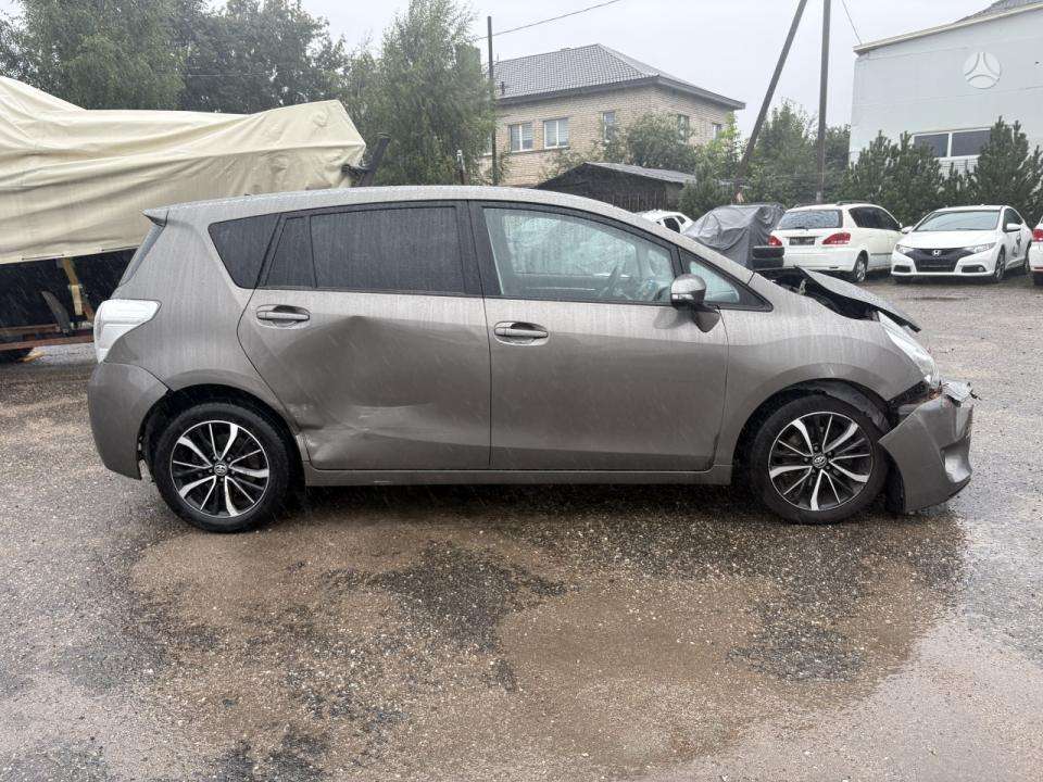 Toyota Verso - 4