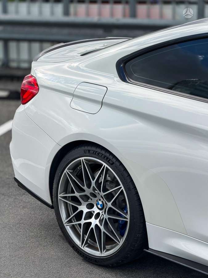 BMW M4, 3.0 l., coupe