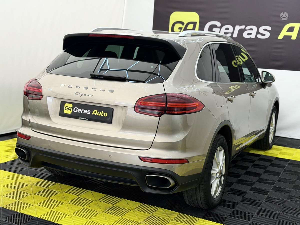 Porsche Cayenne - 4