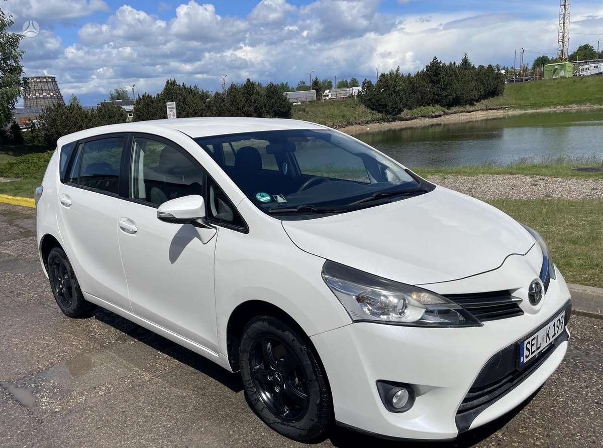 Toyota Verso - 3