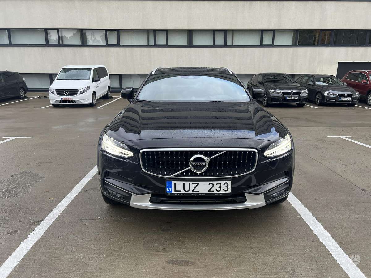 Volvo V90 Cross Country - 2