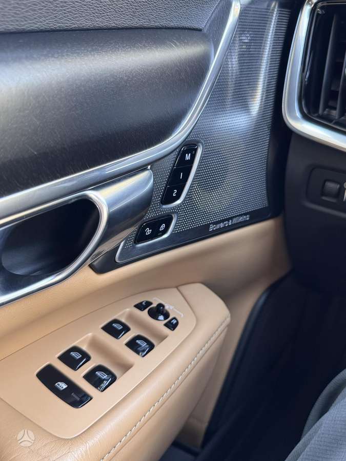 Volvo V90 Cross Country - 8