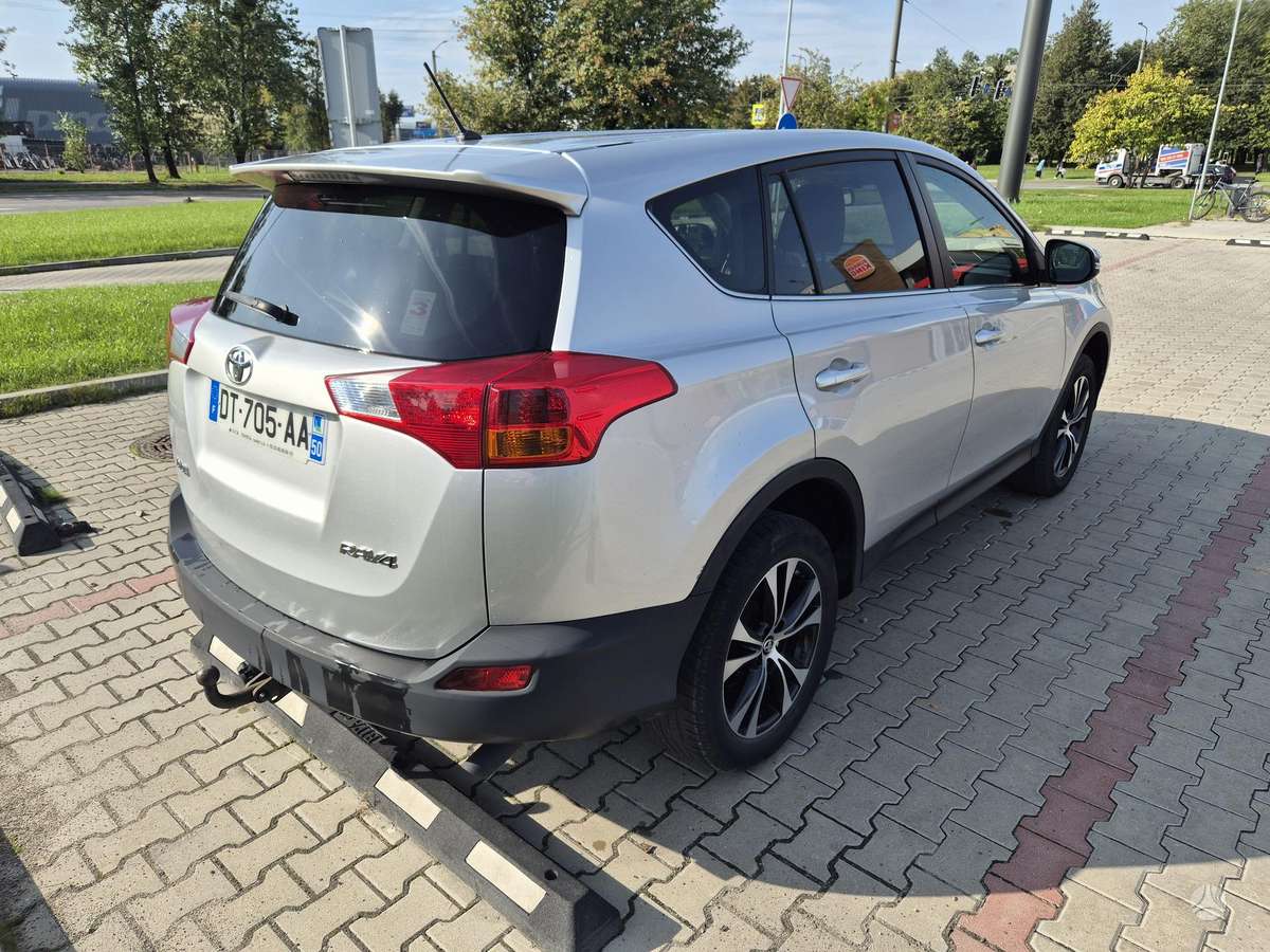 Toyota RAV4 - 6