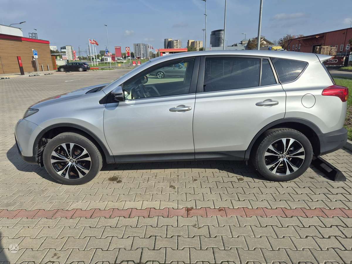 Toyota RAV4 - 8