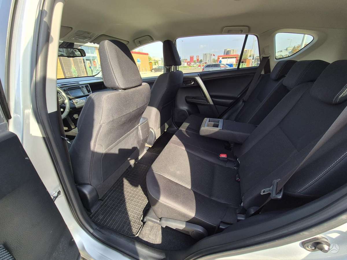 Toyota RAV4 - 10