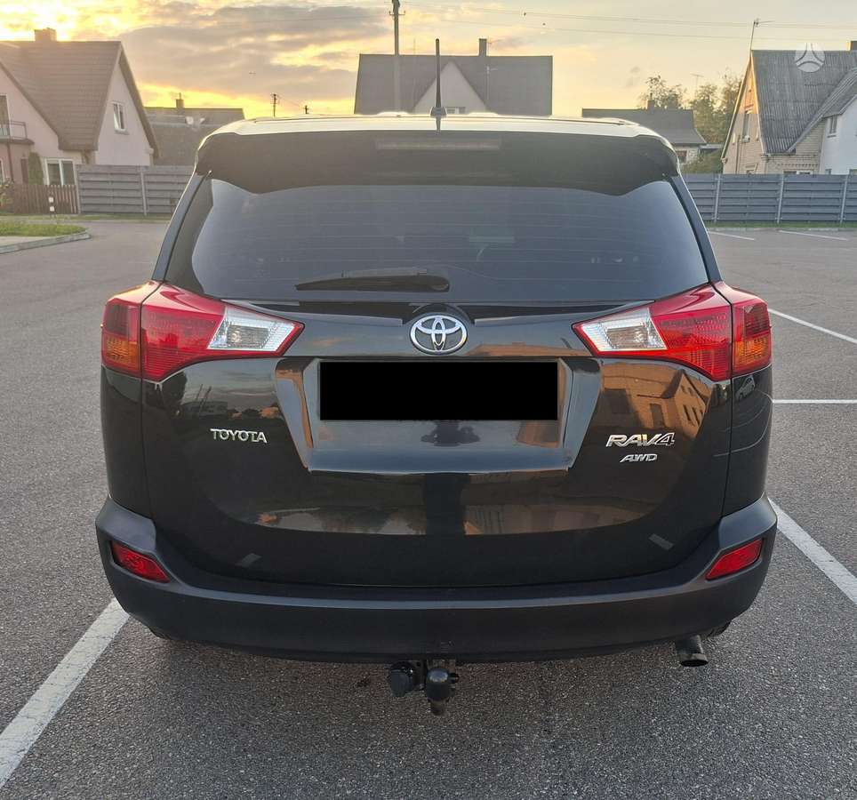 Toyota RAV4 - 8