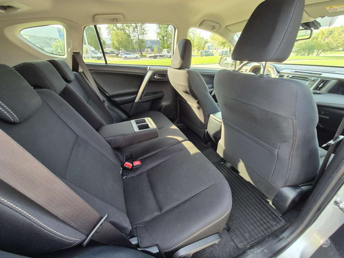 Toyota RAV4 - 11