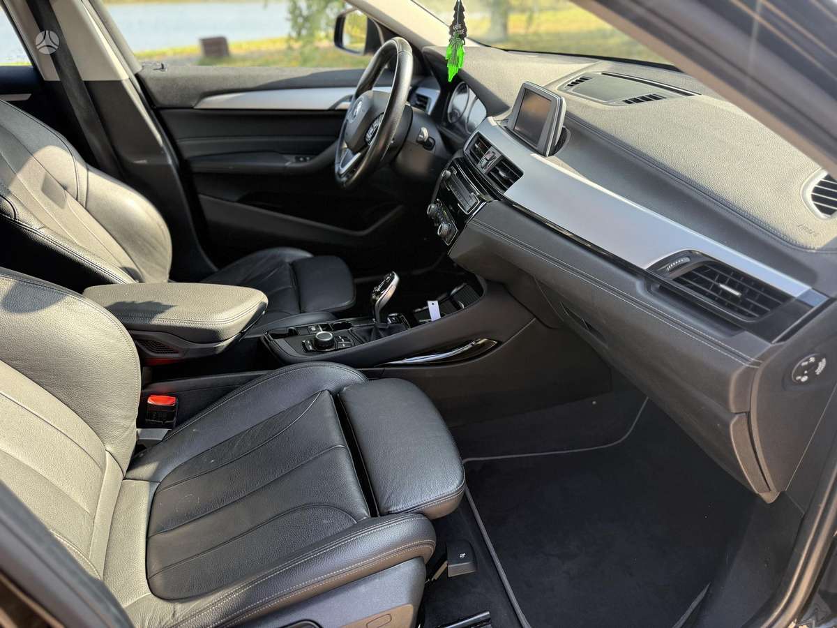 BMW X2, 1.5 l., off-road / crossover