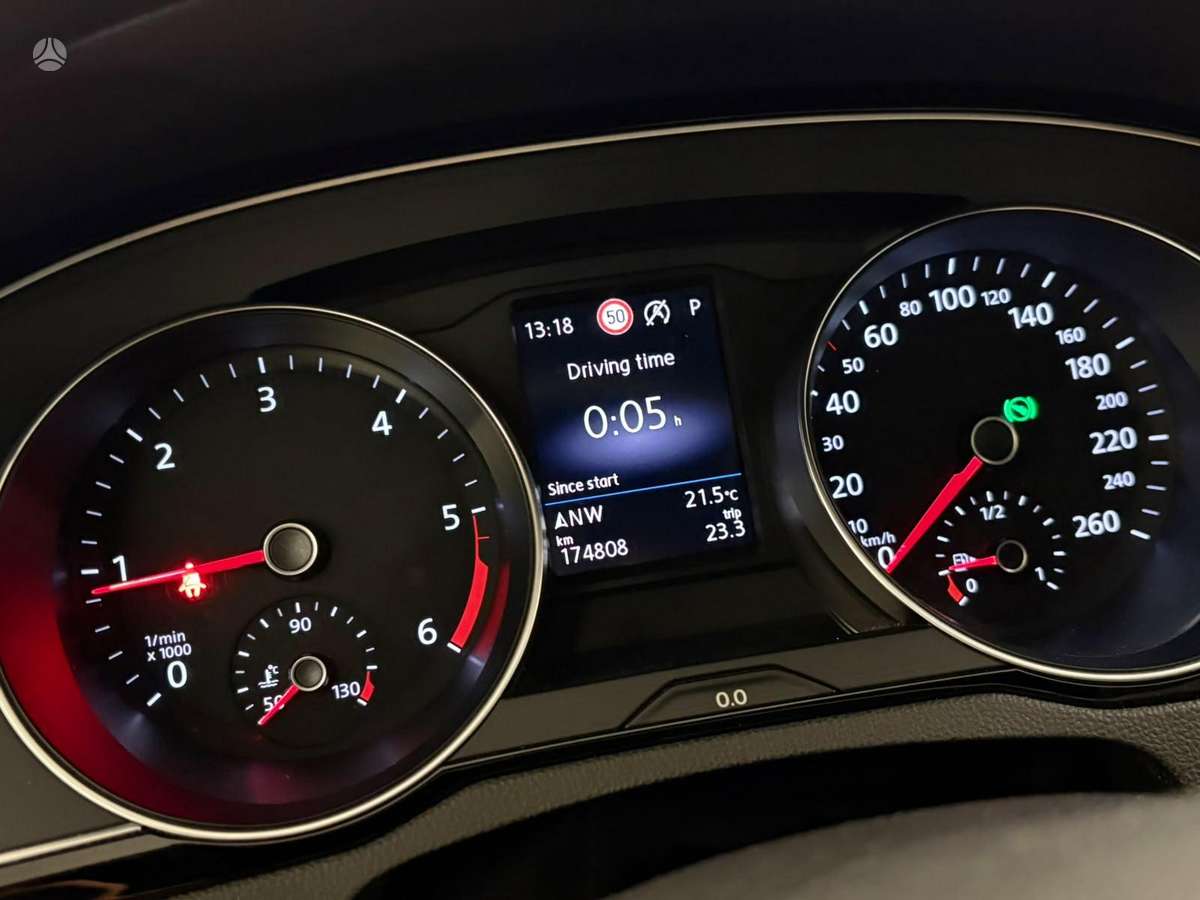 Volkswagen Passat - 7