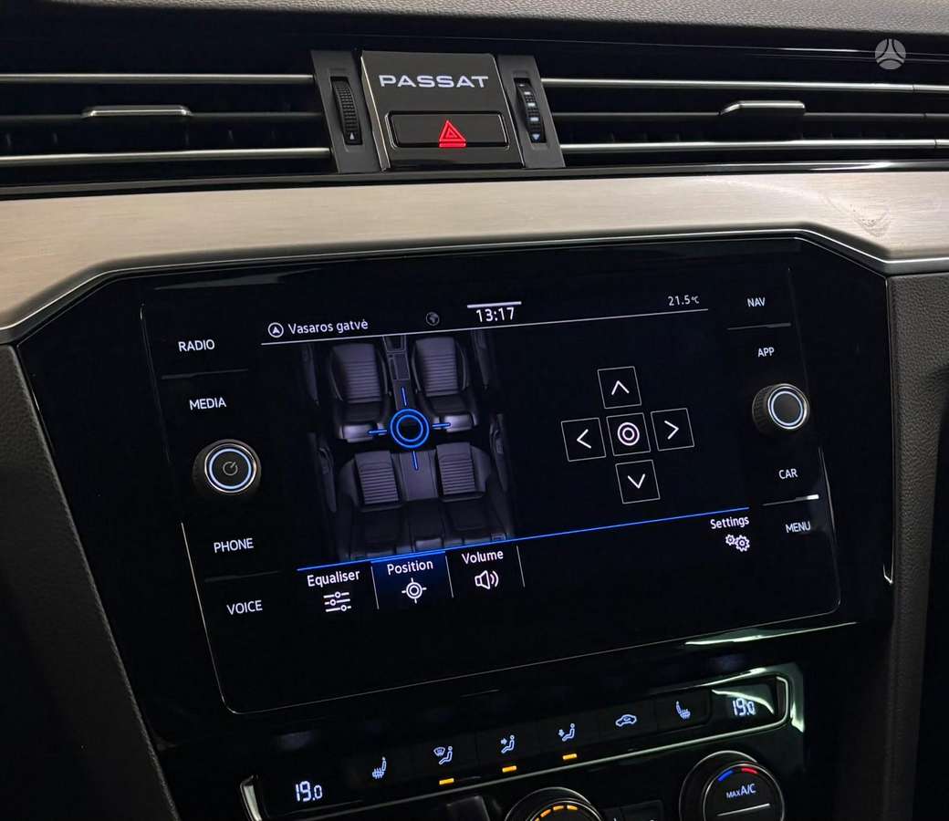 Volkswagen Passat - 10