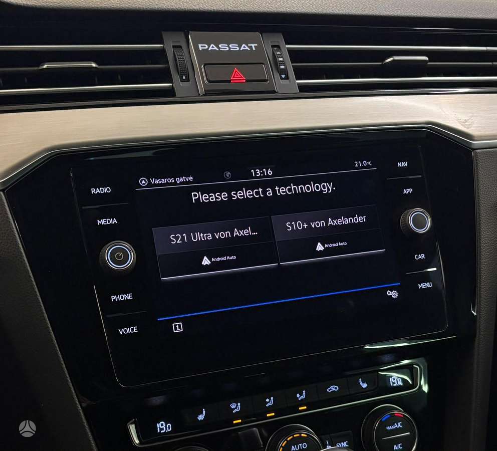 Volkswagen Passat - 11