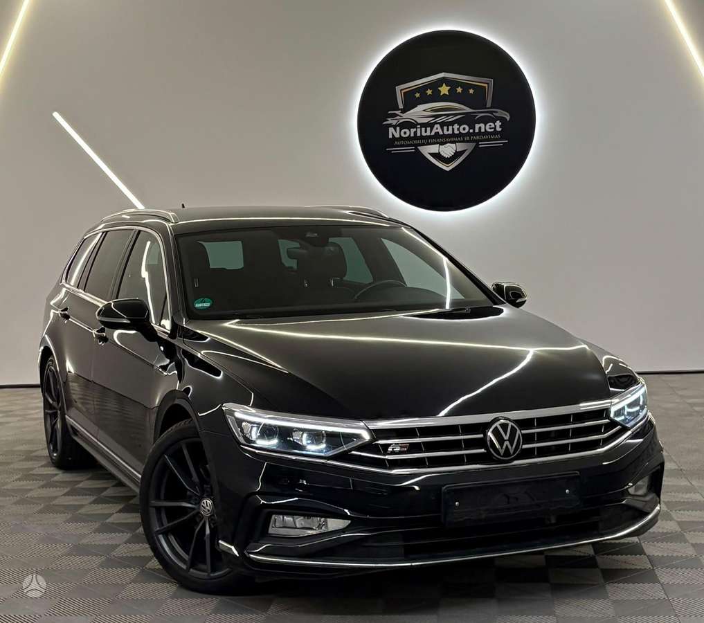Volkswagen Passat - 1