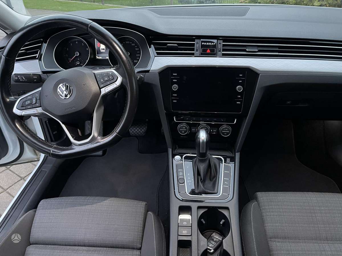 Volkswagen Passat - 9