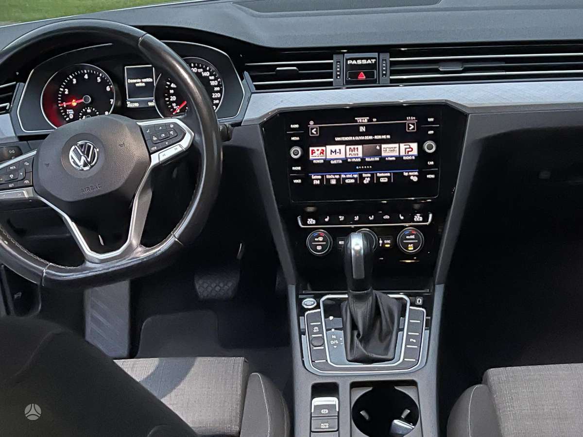Volkswagen Passat - 10