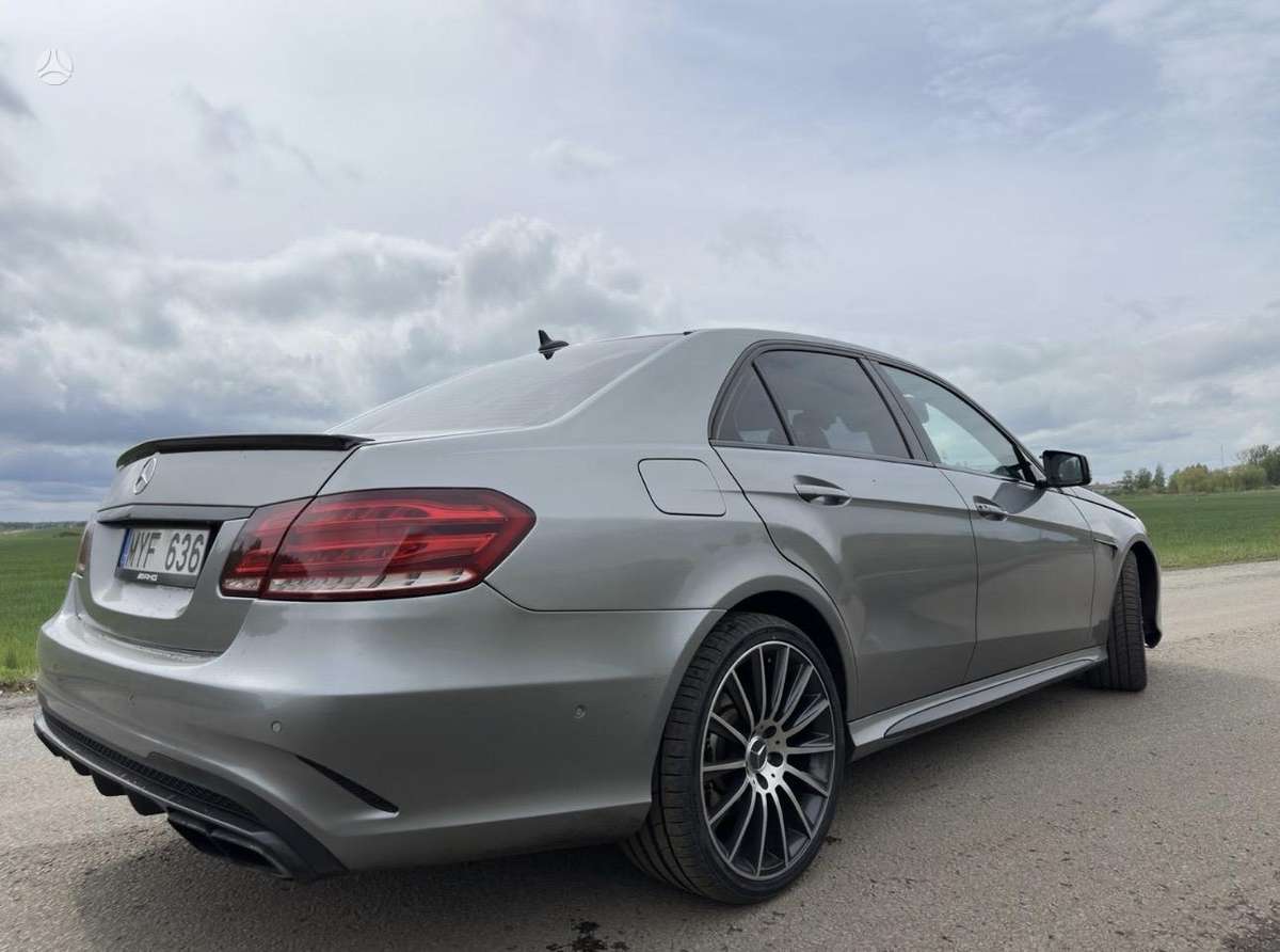 Mercedes-Benz E350 - 4