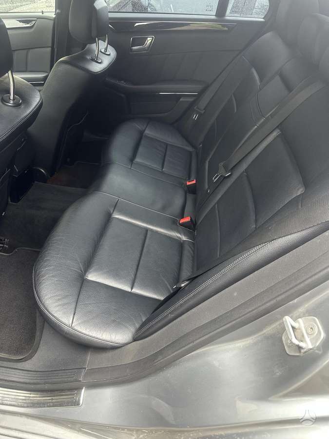 Mercedes-Benz E350 - 10