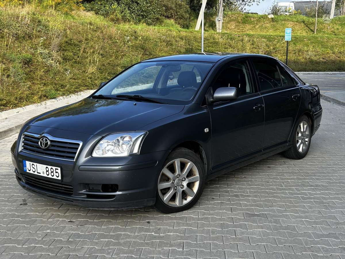 Toyota Avensis - 1