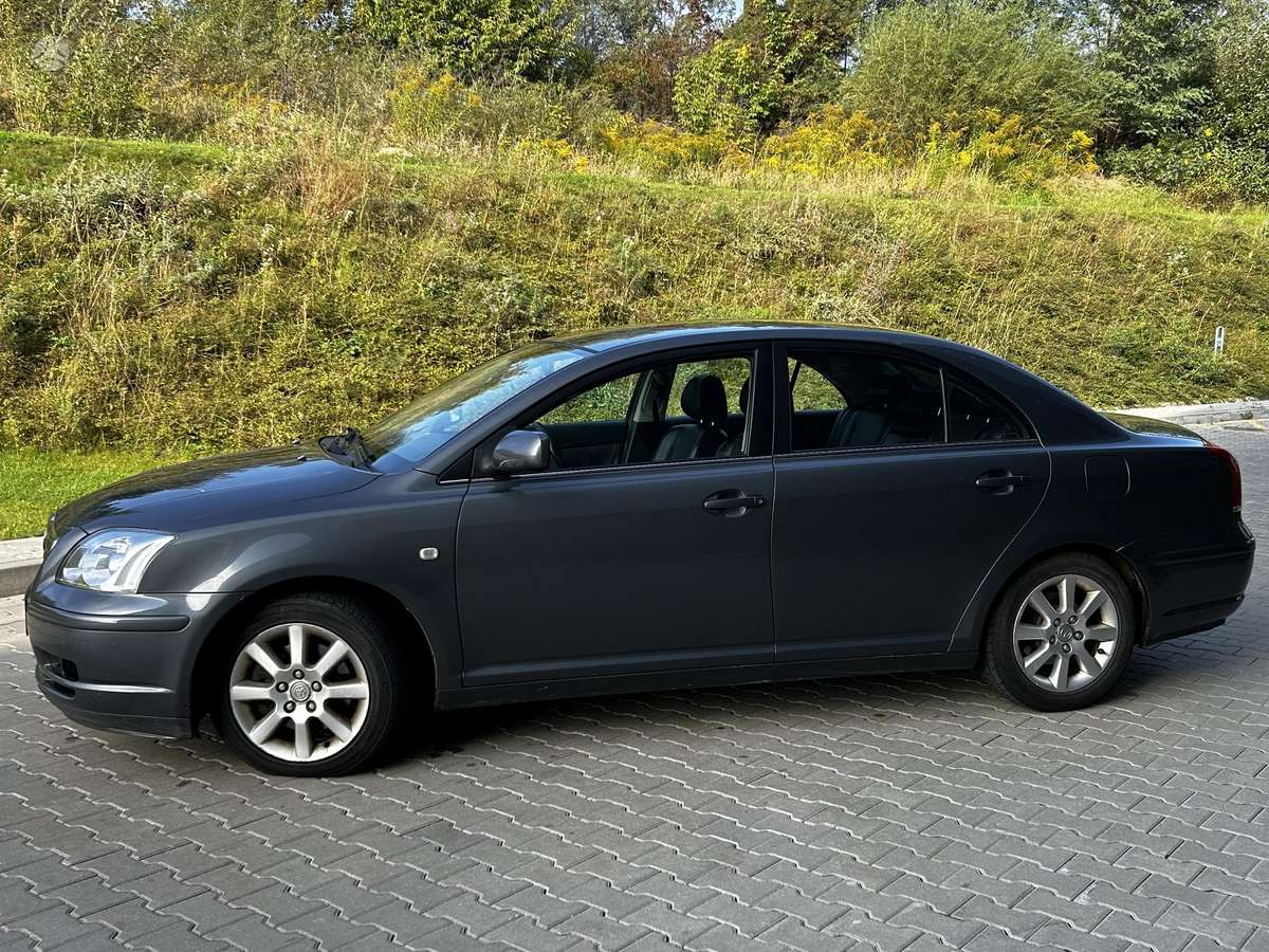 Toyota Avensis - 2