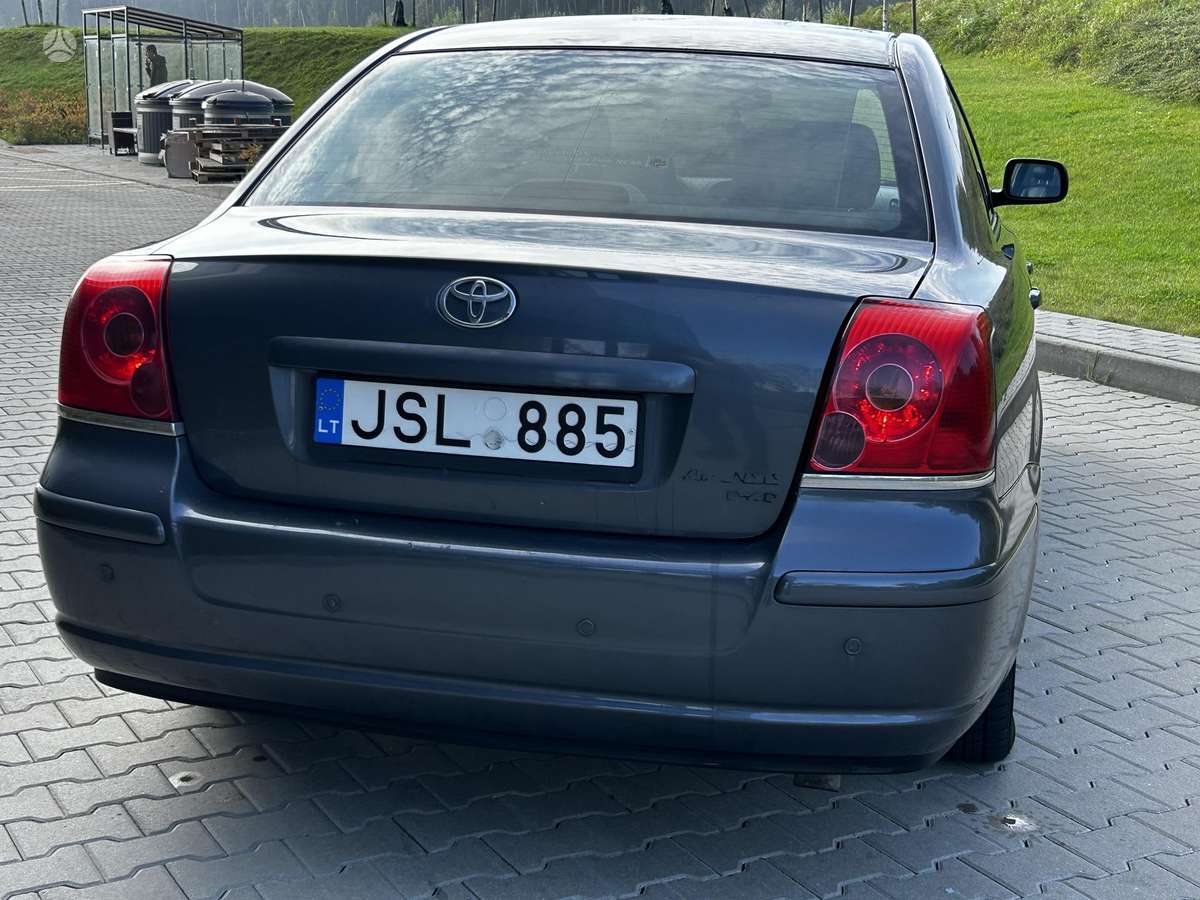 Toyota Avensis - 4