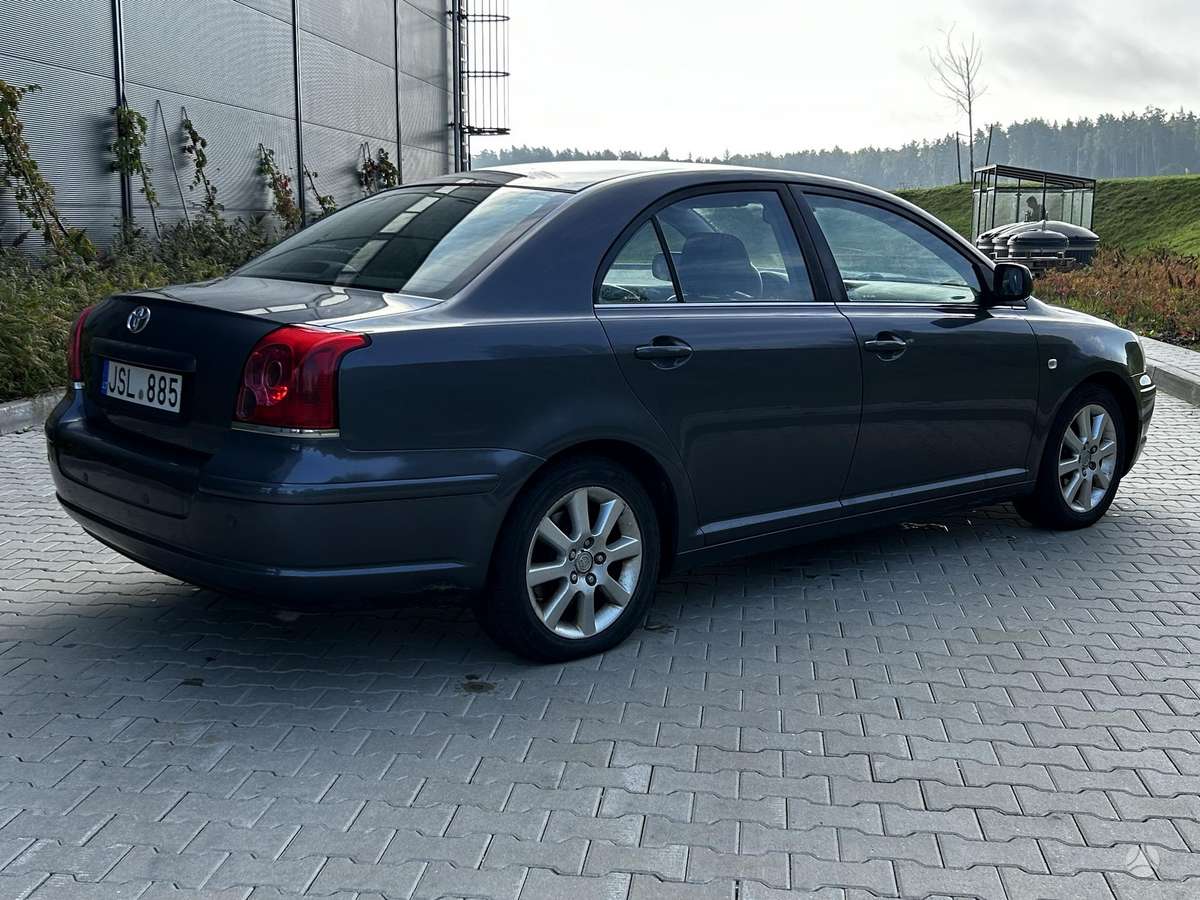 Toyota Avensis - 5