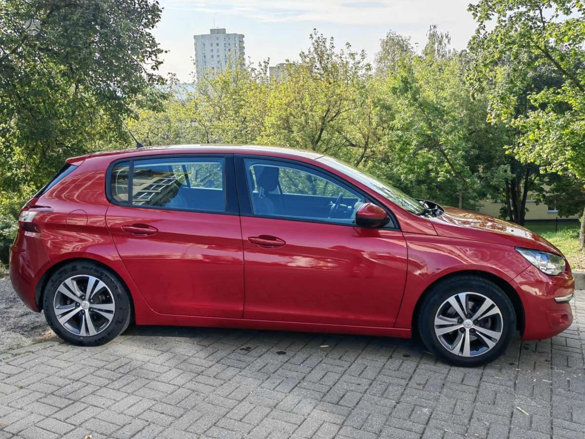 Peugeot 308 - 8