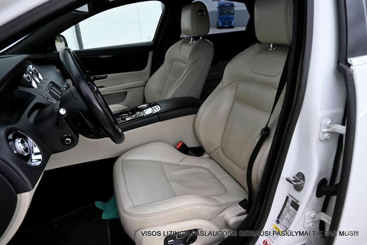 Jaguar XJ, 3.0 l., Седан