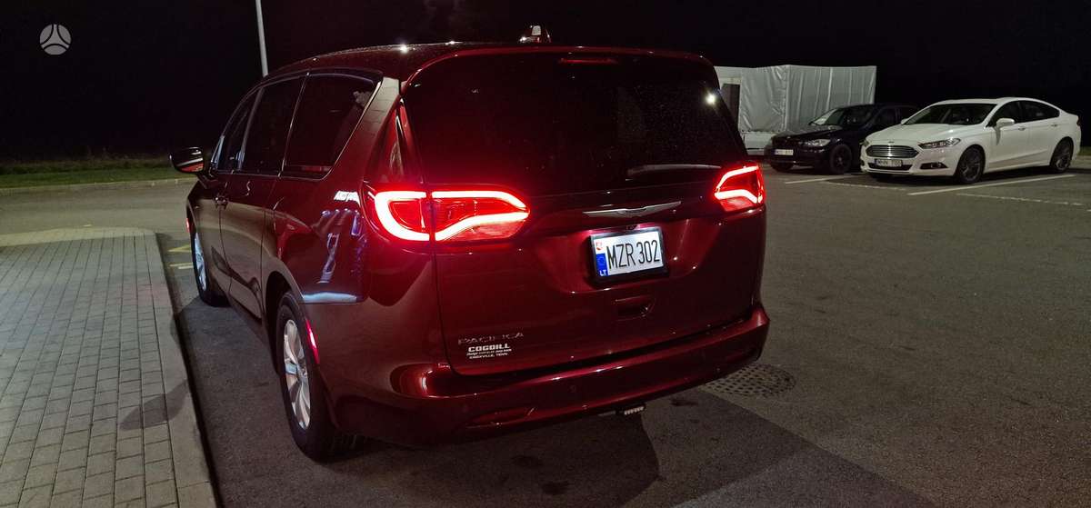 Chrysler Pacifica, 3.6 l., Минивэн