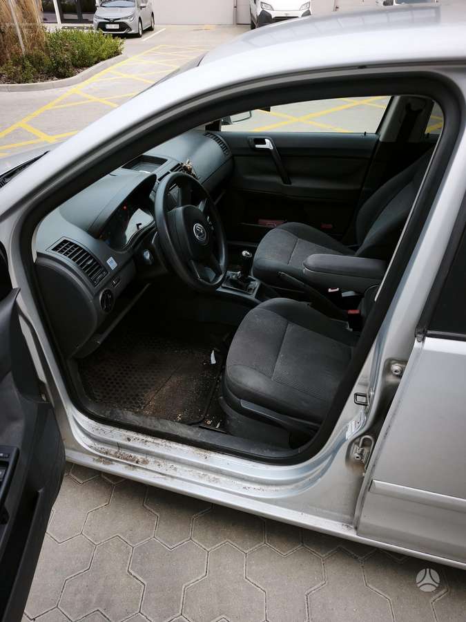 Volkswagen Polo - 12