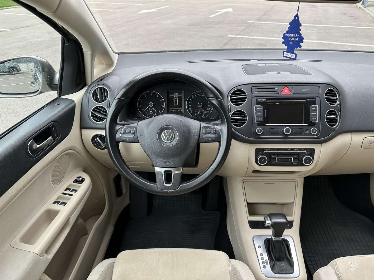 Volkswagen Golf Plus - 11