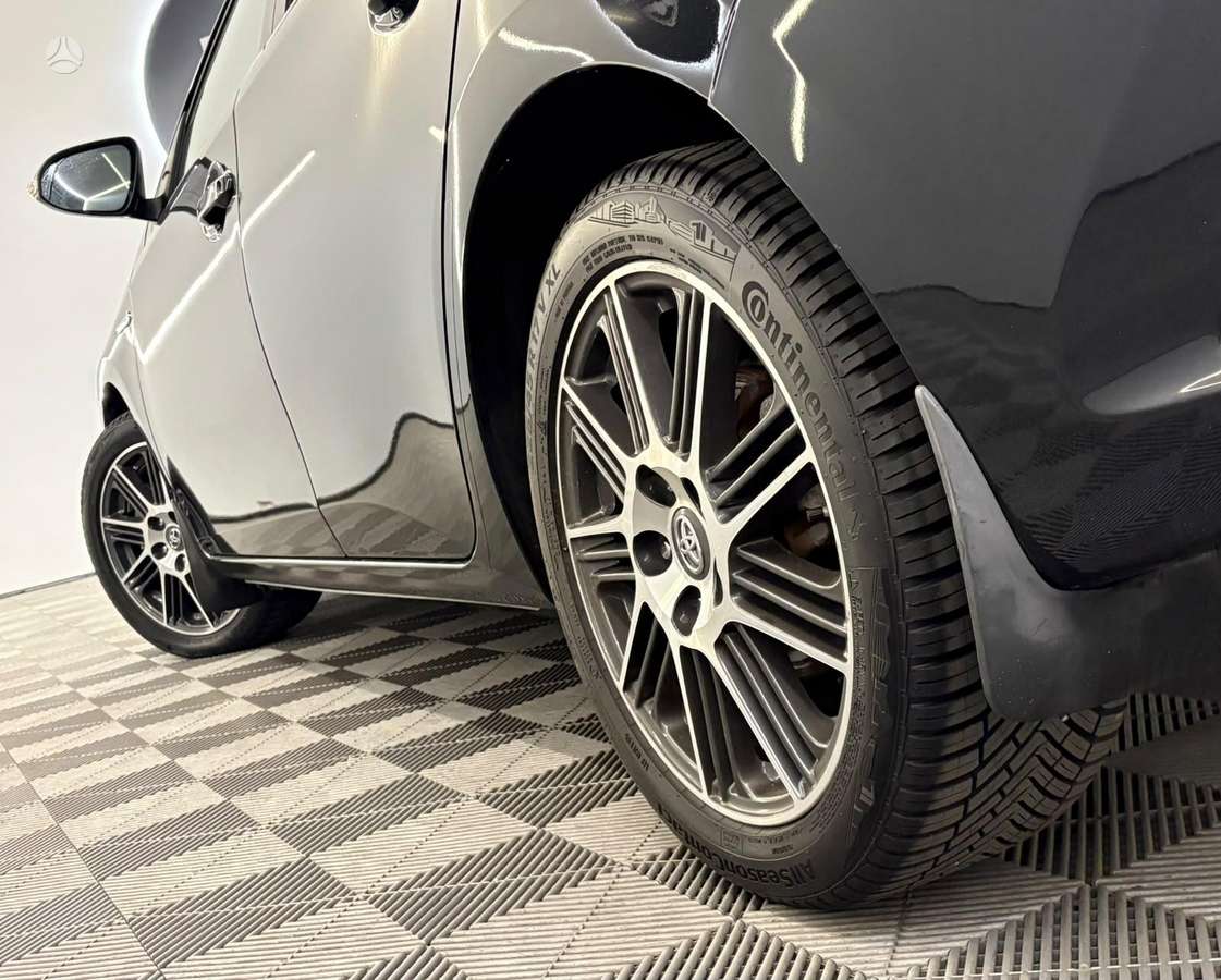 Toyota Auris - 11