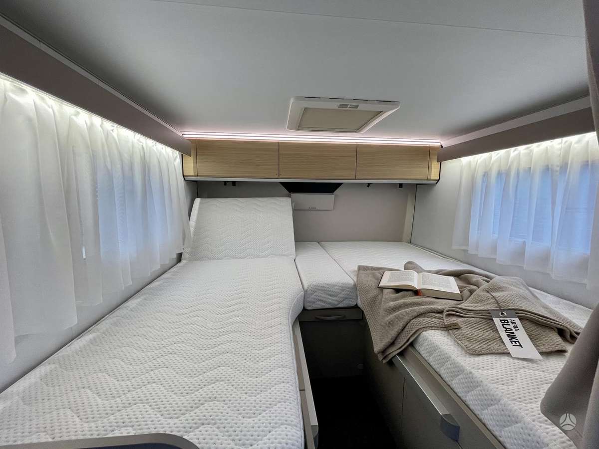 Adria Compact Select SL, tūristu automašīnas