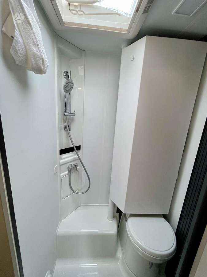 Adria Compact Select SL, туристическиe автомобили