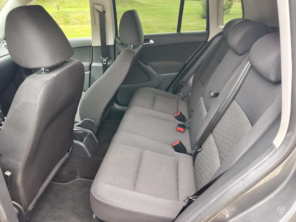 Volkswagen Tiguan - 12
