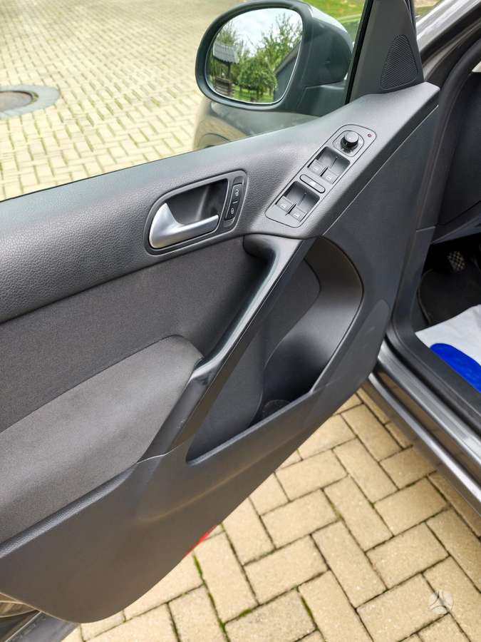 Volkswagen Tiguan - 11