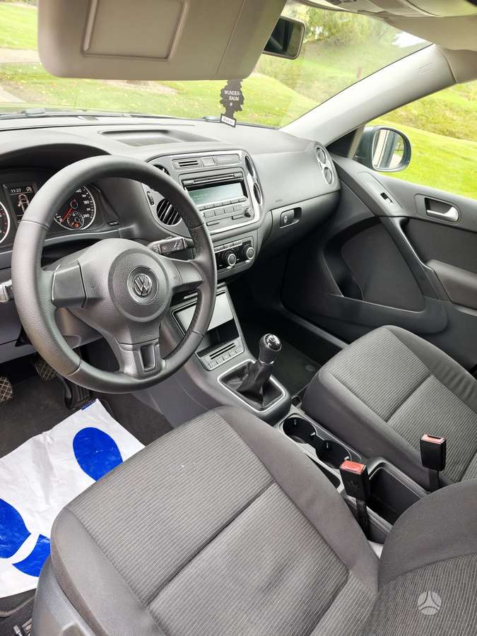 Volkswagen Tiguan - 10