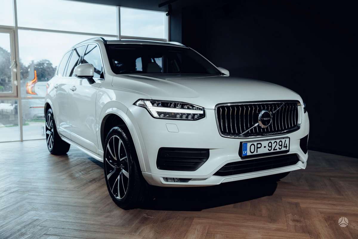 Volvo XC90 - 1