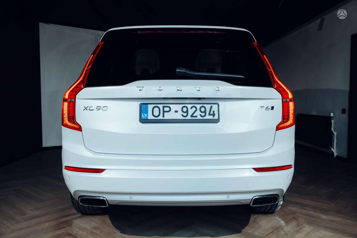 Volvo XC90 - 5