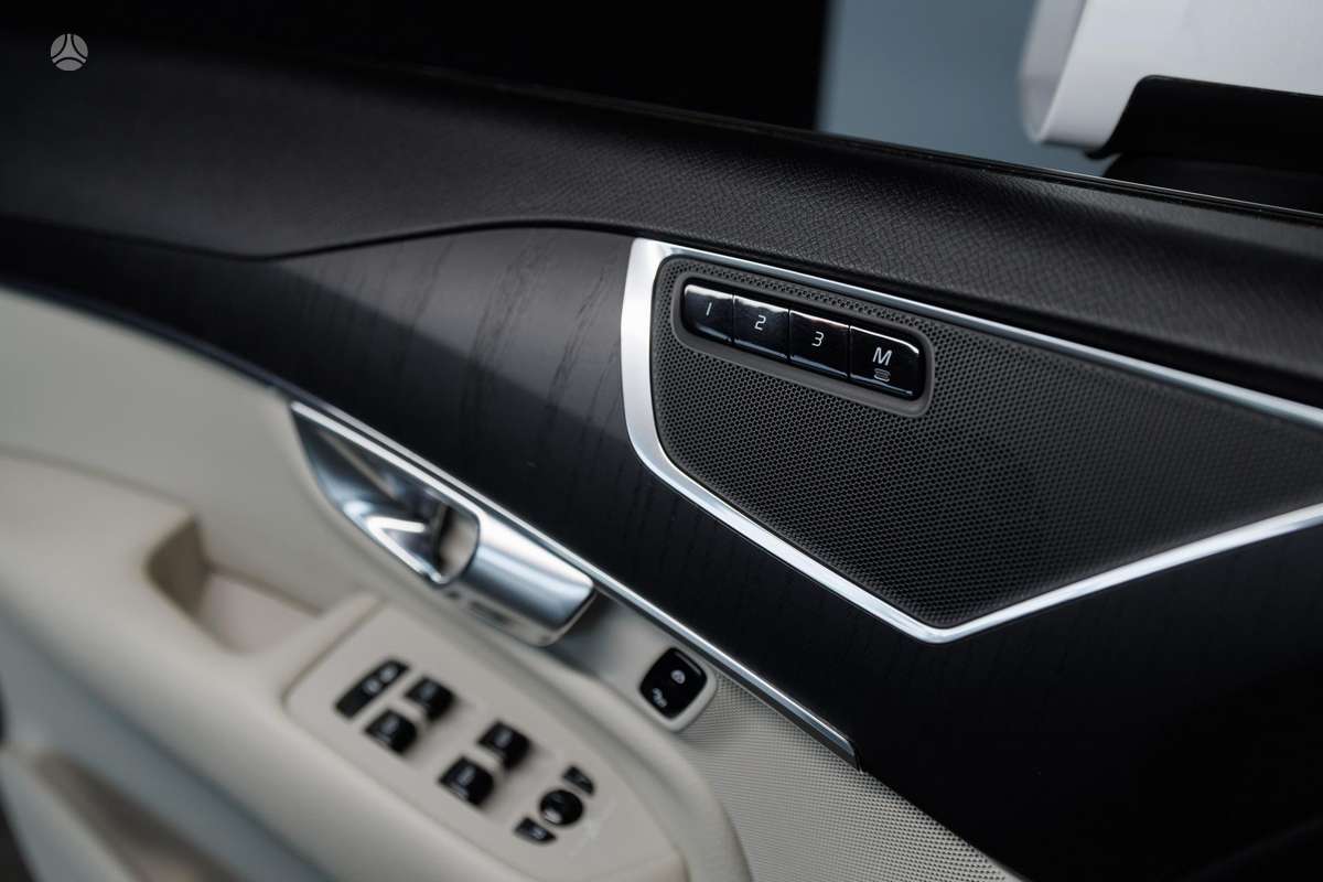 Volvo XC90 - 8