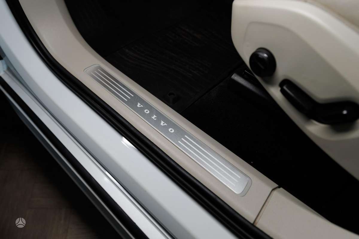 Volvo XC90 - 9