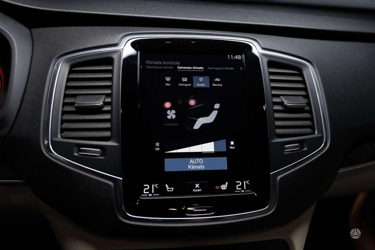 Volvo XC90 - 11