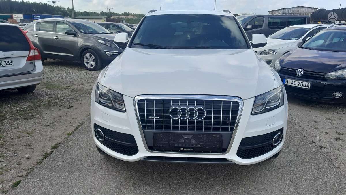 Audi Q5, 2.0 l., off-road / crossover