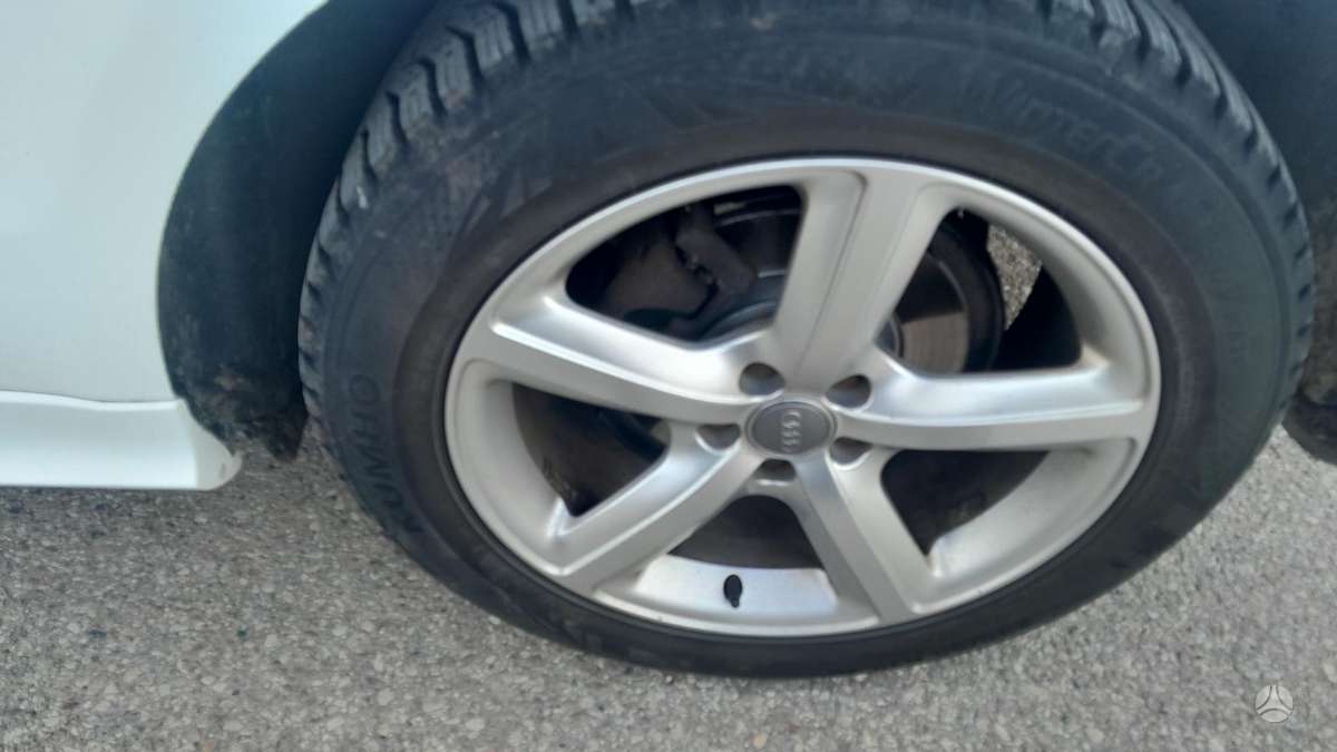 Audi Q5, 2.0 l., off-road / crossover
