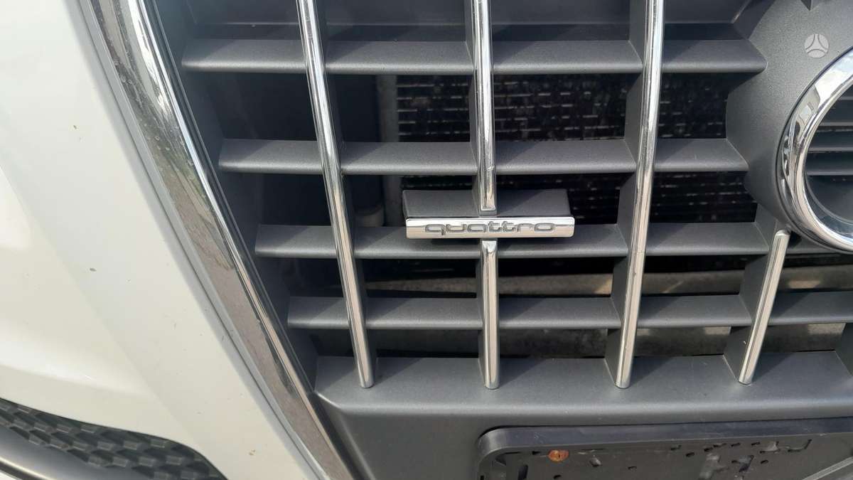 Audi Q5, 2.0 l., off-road / crossover