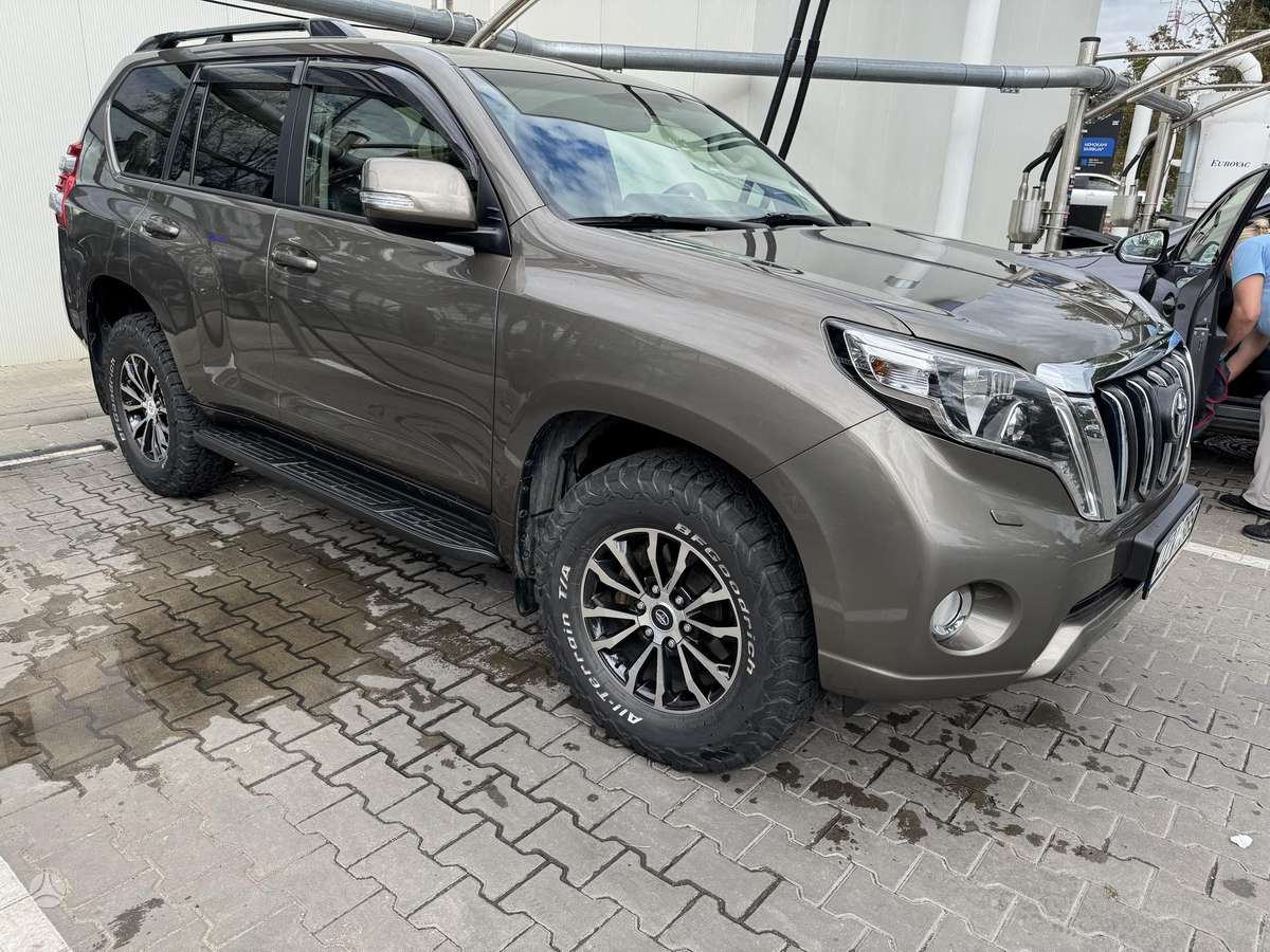 Toyota Land Cruiser - 6