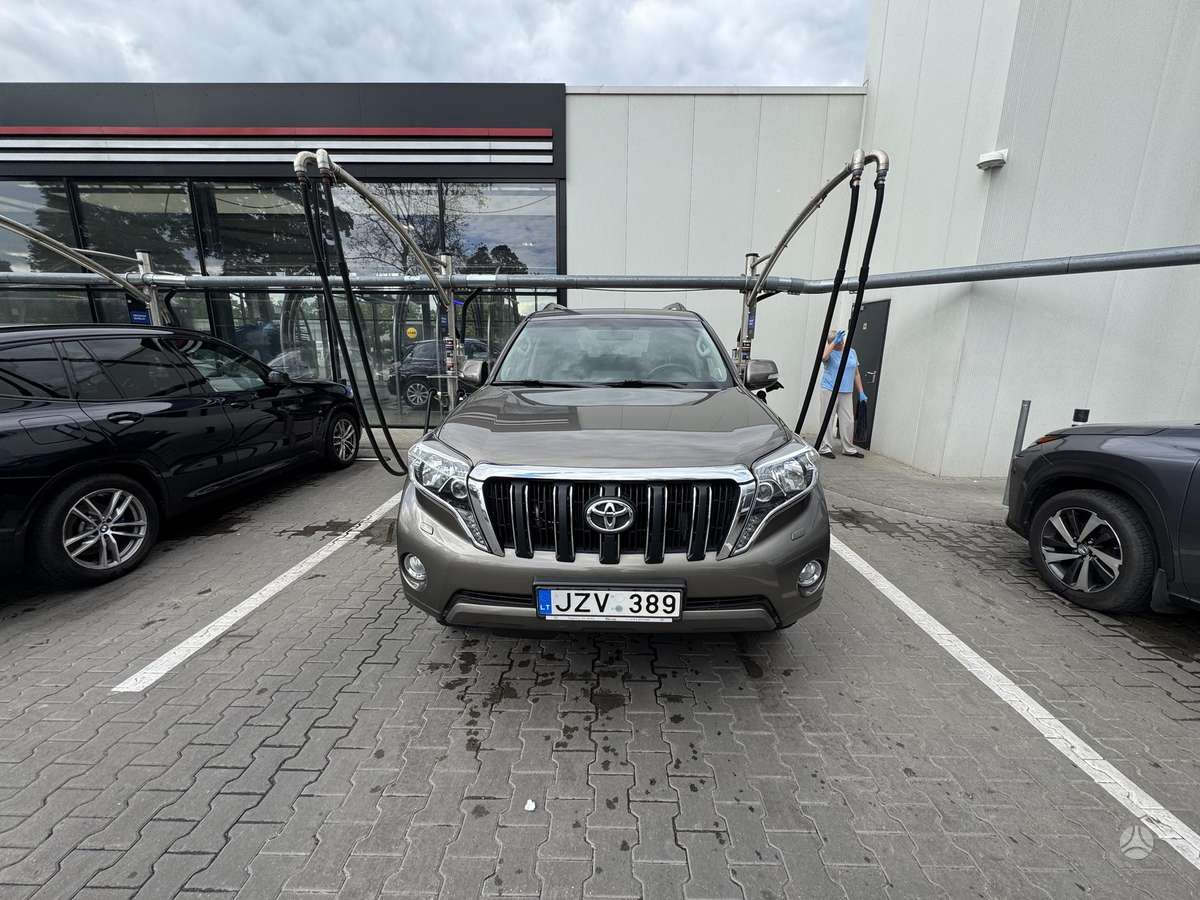 Toyota Land Cruiser - 8
