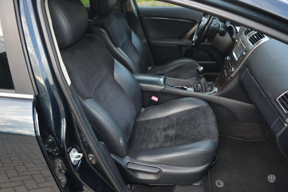 Toyota Avensis - 12