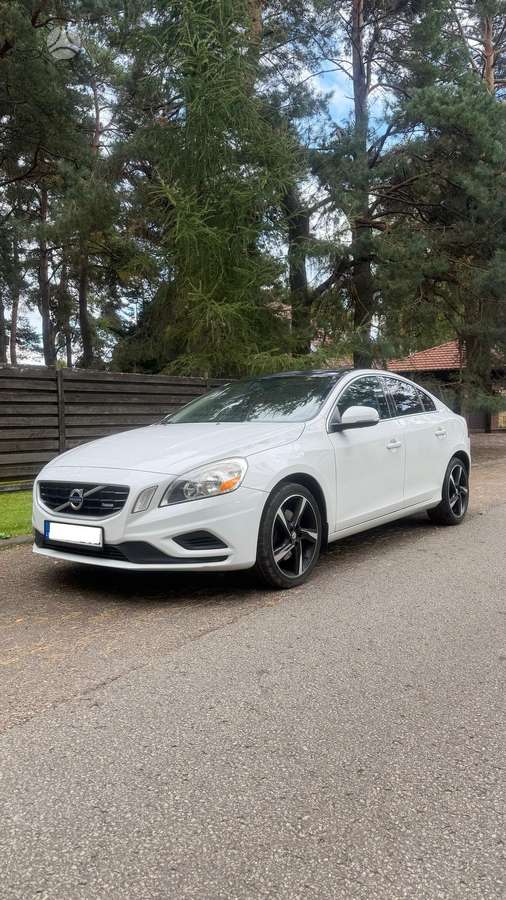 Volvo S60 - 1
