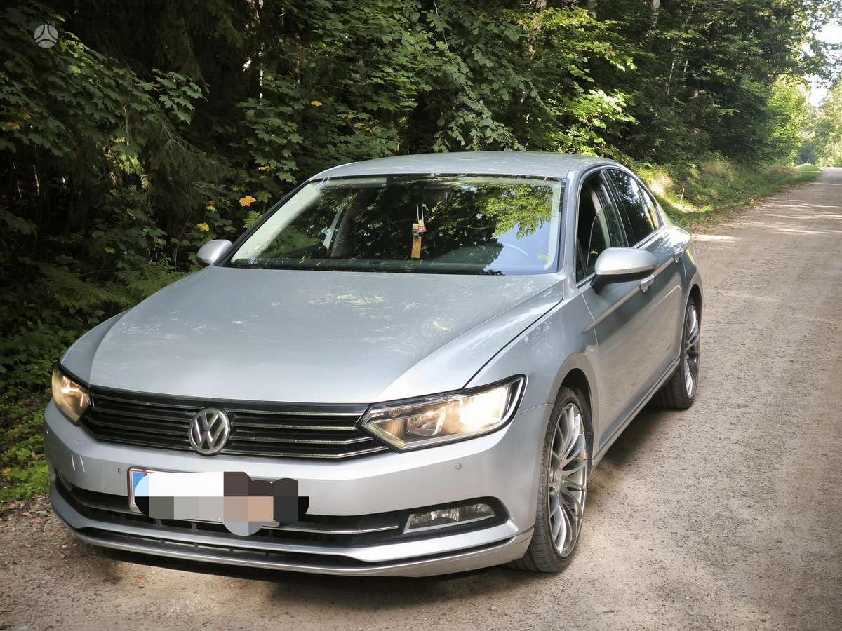Volkswagen Passat - 1
